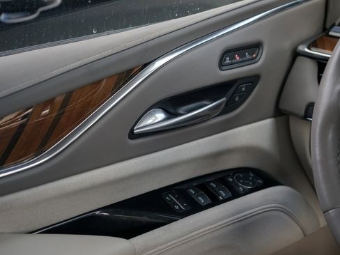 Used 2024 Cadillac Escalade ESV Sport Platinum image 26