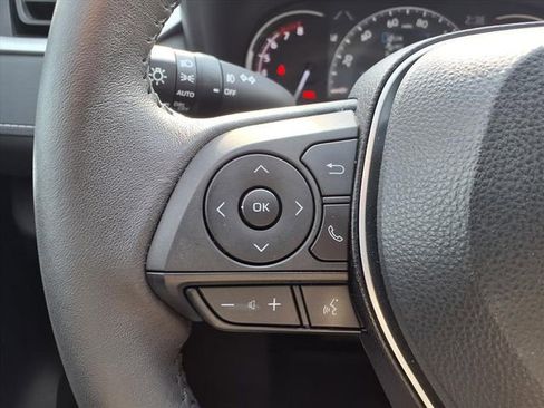 Used 2023 Toyota RAV4 XLE Premium image 14