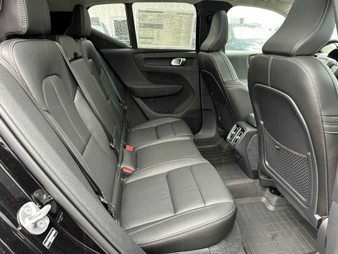 New 2026 Volvo XC40 B5 Ultra w/ Climate Package AWD/4WD image 12