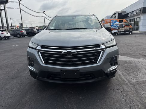 Used 2023 Chevrolet Traverse LT w/ LPO, Floor Liner Package AWD/4WD image 9