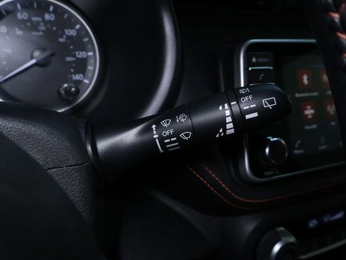 Used 2020 Nissan Kicks SR w/ Exterior Package image 22