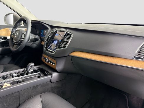 Certified 2023 Volvo XC90 B5 Plus w/ Protection Package Premier image 32