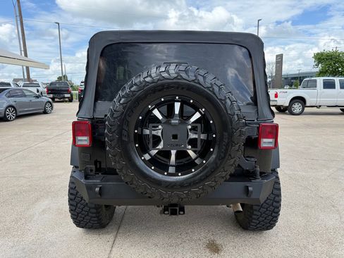 Used 2017 Jeep Wrangler Unlimited Sport w/ Connectivity Group image 6