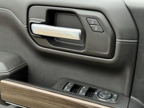 Used 2021 Chevrolet Silverado 1500 LT image 23