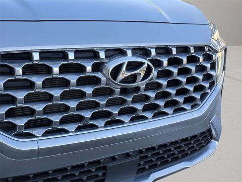 Used 2023 Hyundai Santa Fe SEL w/ Premium Package image 9