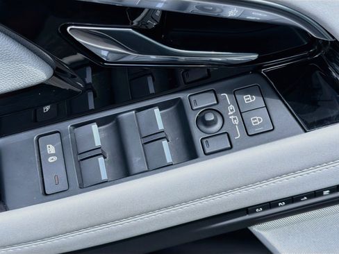 Used 2023 Land Rover Range Rover Evoque SE AWD/4WD image 22