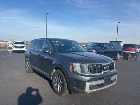 Used 2023 Kia Telluride LX image 1