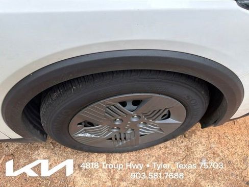 Certified 2025 Kia K4 FWD image 13