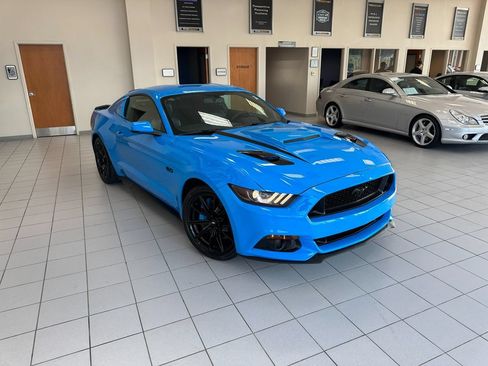 Used 2017 Ford Mustang GT Premium w/ Black Accent Package RWD image 53