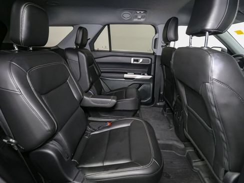 Used 2024 Ford Explorer XLT w/ Equipment Group 202A AWD/4WD image 19