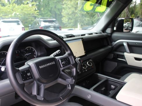 Used 2023 Land Rover Defender 130 X-Dynamic SE AWD/4WD image 20