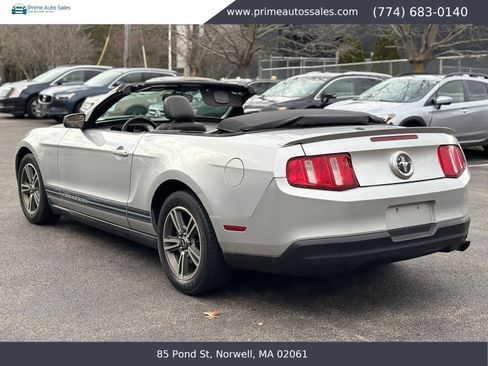 Used 2010 Ford Mustang Convertible RWD image 36