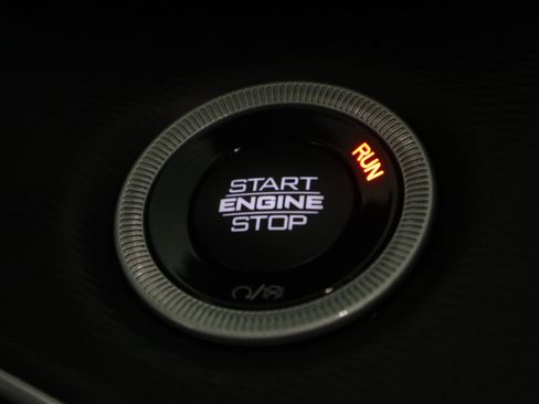 New 2025 Jeep Grand Cherokee L Laredo image 33