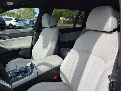 New 2026 BMW X7 xDrive40i w/ Executive Package image 17
