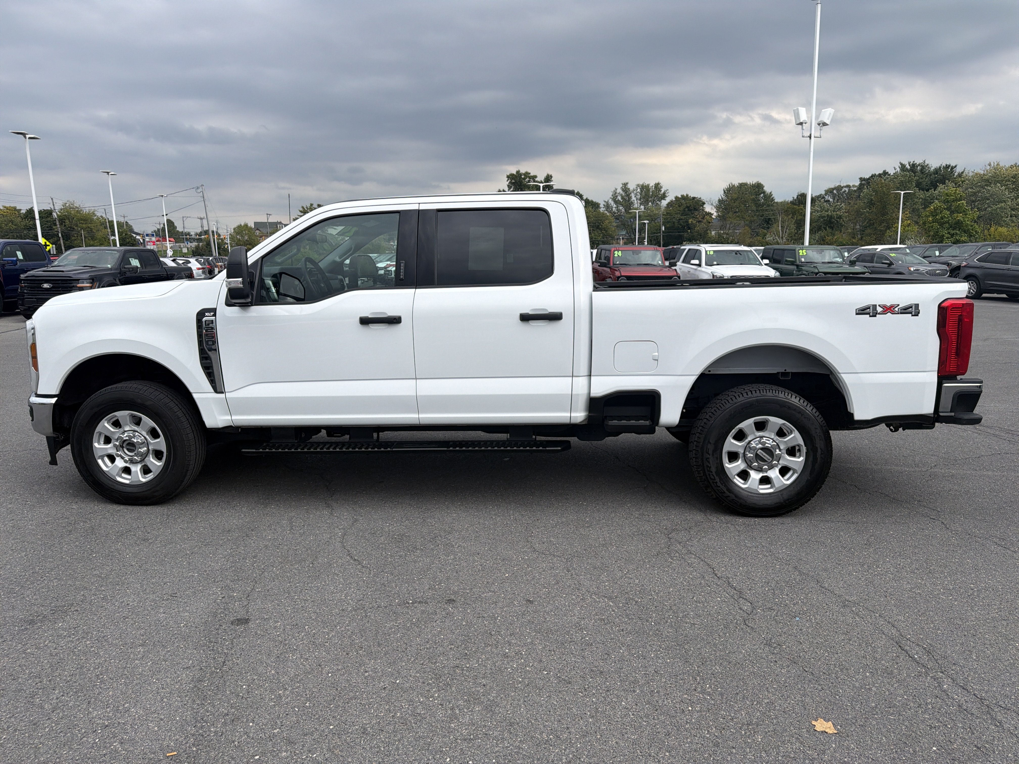 Used 2024 Ford F250 XLT AWD/4WD image 7