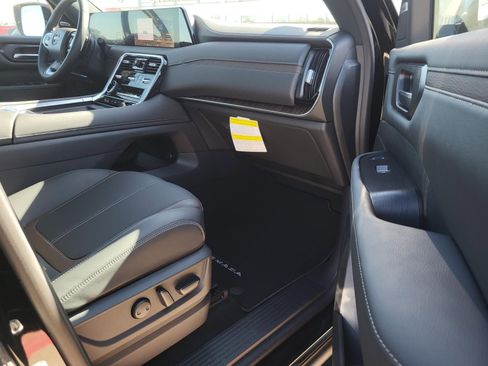 New 2026 Nissan Armada SL w/ Captain's Chari Seat Package image 13