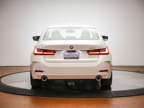 Used 2026 BMW 330i Sedan w/ Premium Package RWD image 3