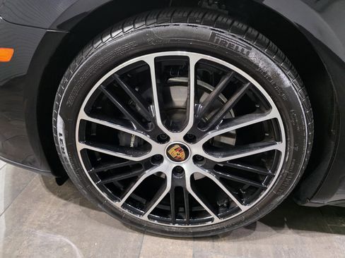 Used 2023 Porsche Panamera 4 Platinum Edition AWD/4WD image 12