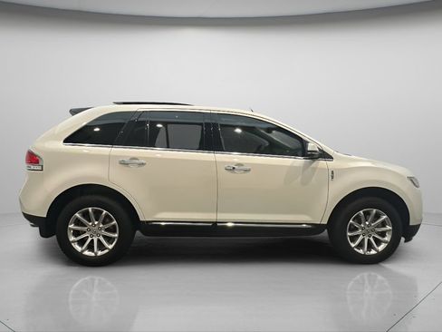 Used 2012 Lincoln MKX AWD image 8
