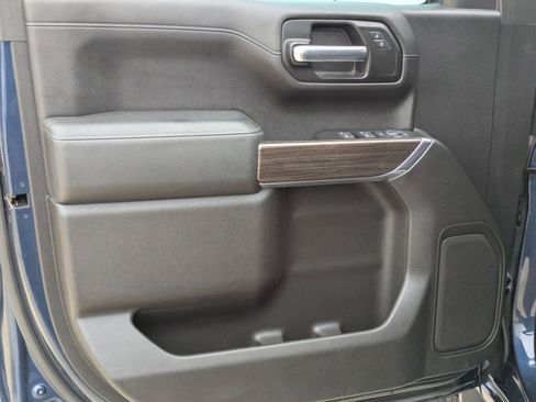 Used 2019 Chevrolet Silverado 1500 LT w/ Texas Edition image 11