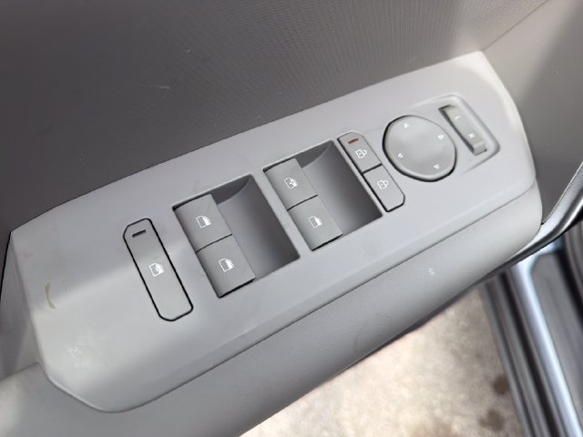 New 2027 Kia Seltos S FWD image 17