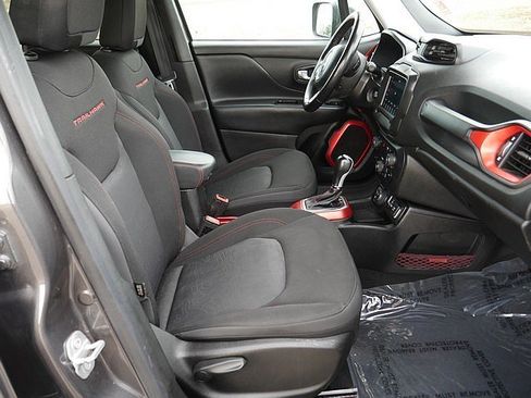 Used 2018 Jeep Renegade Trailhawk w/ Cold Weather Group II image 51