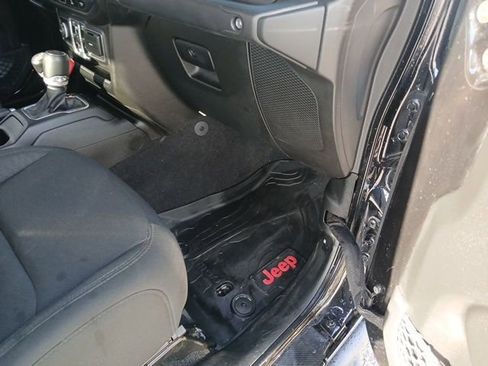 Used 2020 Jeep Gladiator Sport w/ Quick Order Package 24S image 31