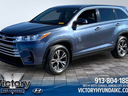 Used 2019 Toyota Highlander LE