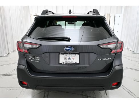 Used 2025 Subaru Outback Premium AWD/4WD image 6