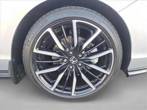 Used 2023 Honda Accord Touring image 19