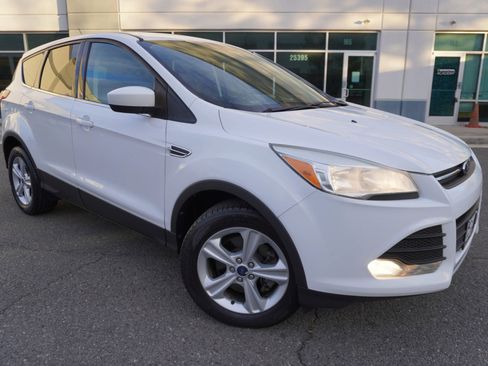 Used 2014 Ford Escape SE image 1