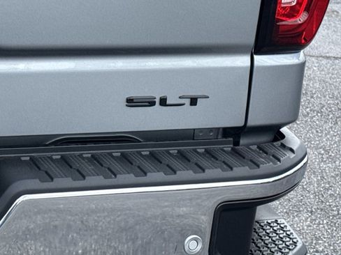 New 2026 GMC Sierra 1500 SLT image 10