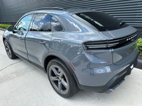 Used 2025 Porsche Macan 4 Electric image 3