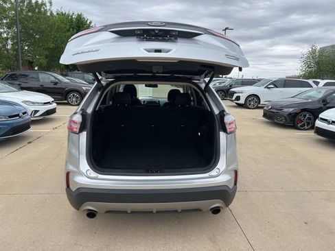 Used 2019 Ford Edge SEL w/ Cold Weather Package AWD/4WD image 10