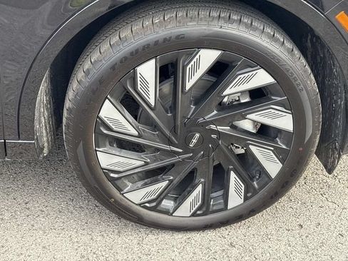 New 2026 Lincoln Nautilus Reserve w/ Jet Appearance Package AWD/4WD image 9