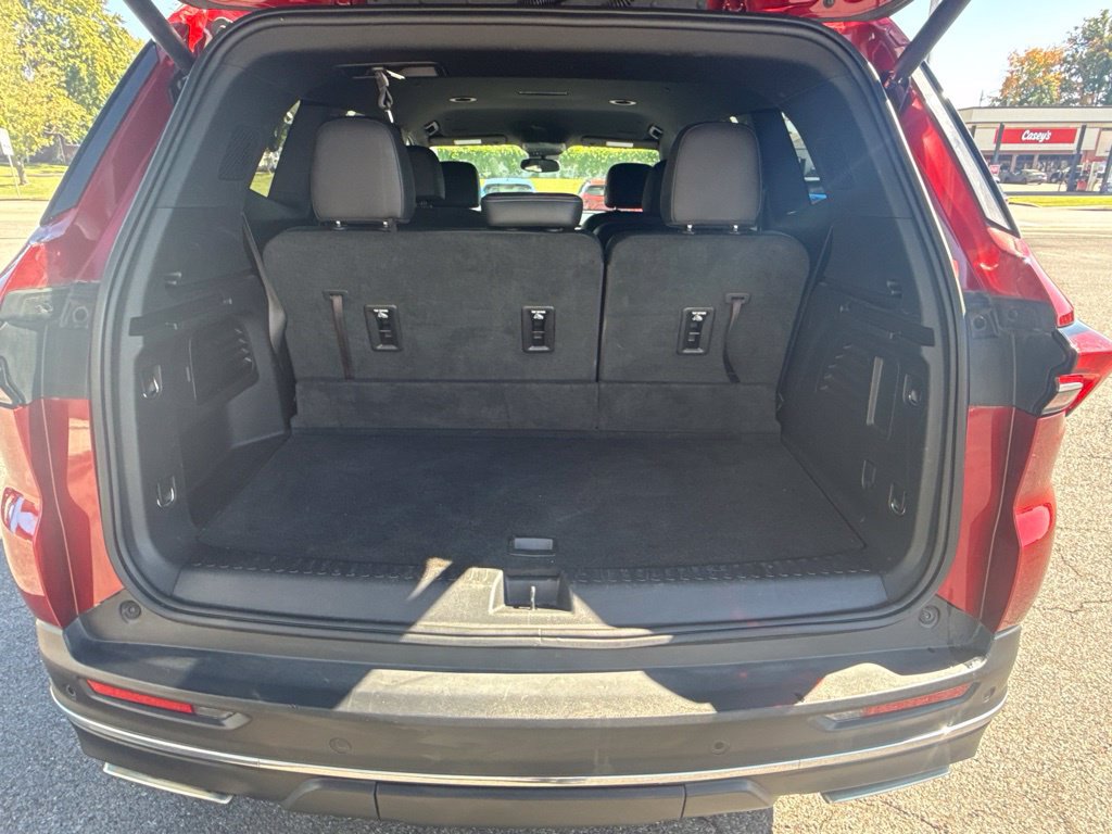 Used 2025 Buick Enclave Preferred AWD/4WD image 9