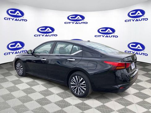 Used 2025 Nissan Altima 2.5 SV image 5