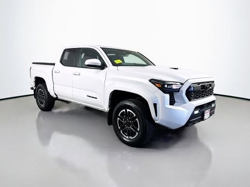 Certified 2025 Toyota Tacoma TRD Sport AWD/4WD image 10