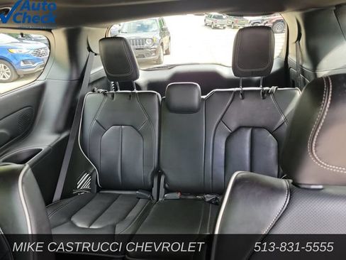 Used 2025 Chrysler Pacifica Limited FWD image 27