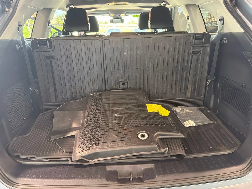 Used 2021 Toyota Highlander Limited AWD/4WD image 29