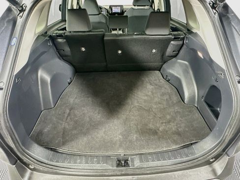 Used 2020 Toyota RAV4 XLE w/ Convenience Package FWD image 29