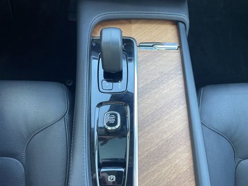 Certified 2023 Volvo XC90 B6 Plus image 36