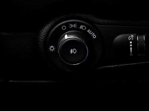 Used 2022 Dodge Durango R/T w/ Blacktop Package AWD/4WD image 31