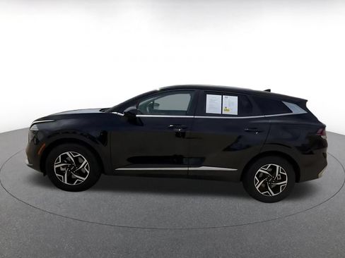 Used 2025 Kia Sportage LX FWD image 9