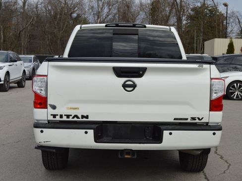 Used 2018 Nissan Titan SV w/ SV Convenience Package image 5
