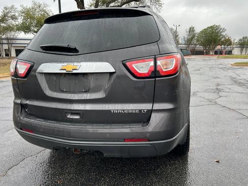 Used 2016 Chevrolet Traverse LT w/ Style and Technology Package FWD image 13