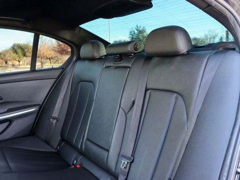 Used 2019 BMW 330i Sedan image 17