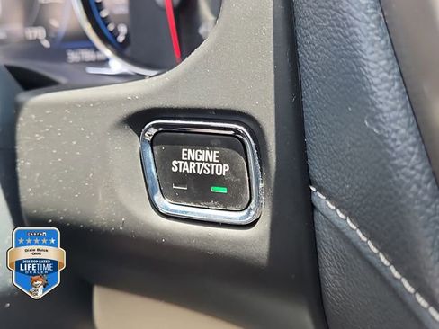 Certified 2021 GMC Acadia Denali w/ Denali Technology Package FWD image 32