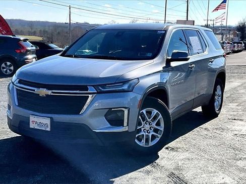 Used 2023 Chevrolet Traverse LS w/ Safety Package image 2