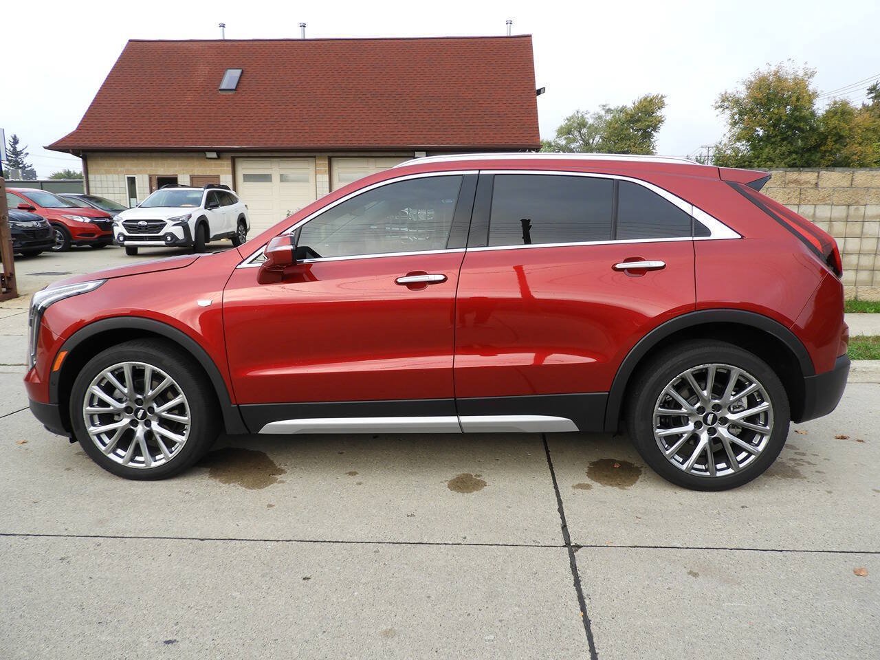 Used 2021 Cadillac XT4 Premium Luxury AWD/4WD image 5